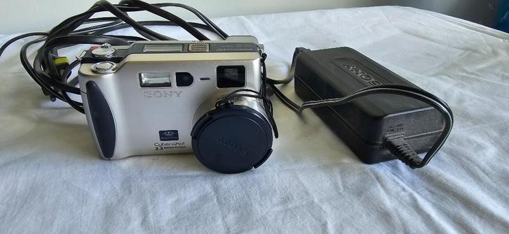 Sony DSC-S70 Cyber-shot 3.2MP Digital Camera with 3x Optical, Audio, Tv en Foto, Fotocamera's Digitaal, Gebruikt, Compact, Sony