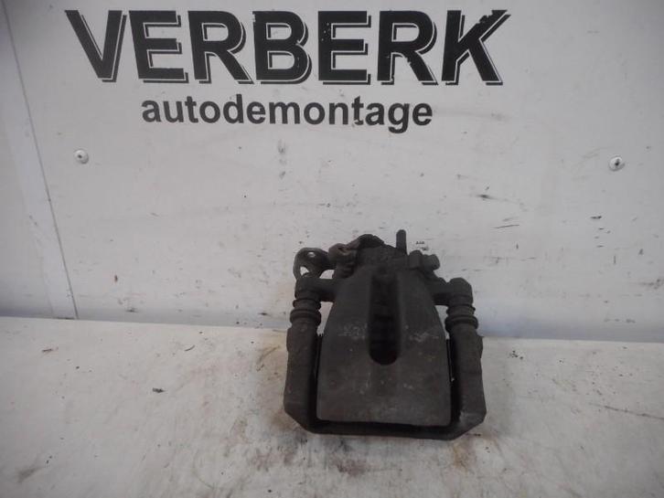 REMKLAUW RECHTS ACHTER Opel Zafira (F75) (01-1998/07-2005), Auto-onderdelen, Remmen en Aandrijving, Opel, Gebruikt