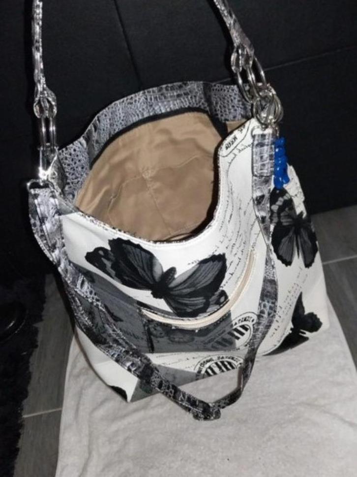zwart wit schoudertas shopper breedte 42cm, hoogte 31cm, Handtassen en Accessoires, Tassen | Schoudertassen, Zo goed als nieuw