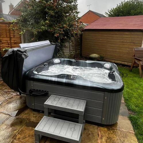 Op voorraad/nieuwe jacuzzi voor 5 personen 220V, Tuin en Terras, Zwembaden, Nieuw, Ophalen