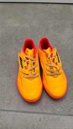 Voetbal schoen 4 jaar, Sport en Fitness, Ophalen, Zo goed als nieuw