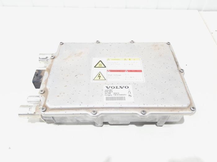 Chargeur de batterie d'un Volvo XC60, Autos : Pièces & Accessoires, Électronique & Câbles, Volvo, Utilisé, 3 mois de garantie