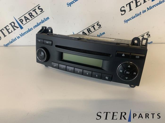 Radio d'un Mercedes Sprinter, Autos : Pièces & Accessoires, Électronique & Câbles, Mercedes-Benz, Utilisé, 3 mois de garantie