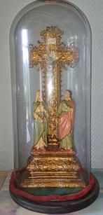 Glazen stolp met kruisbeeld, Enlèvement, Utilisé