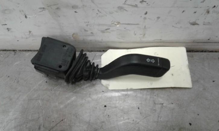 COMMUTATEUR CLIGNOTANT Opel Astra G Caravan (F35), Autos : Pièces & Accessoires, Tableau de bord & Interrupteurs, Opel, Utilisé