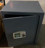 Coffre fort avec fixation sol ou mur, Maison & Meubles, Enlèvement, Comme neuf