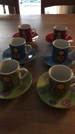 Matryoshka mokka-picknick in de stad 6 kopjes, Antiek en Kunst, Antiek | Servies compleet