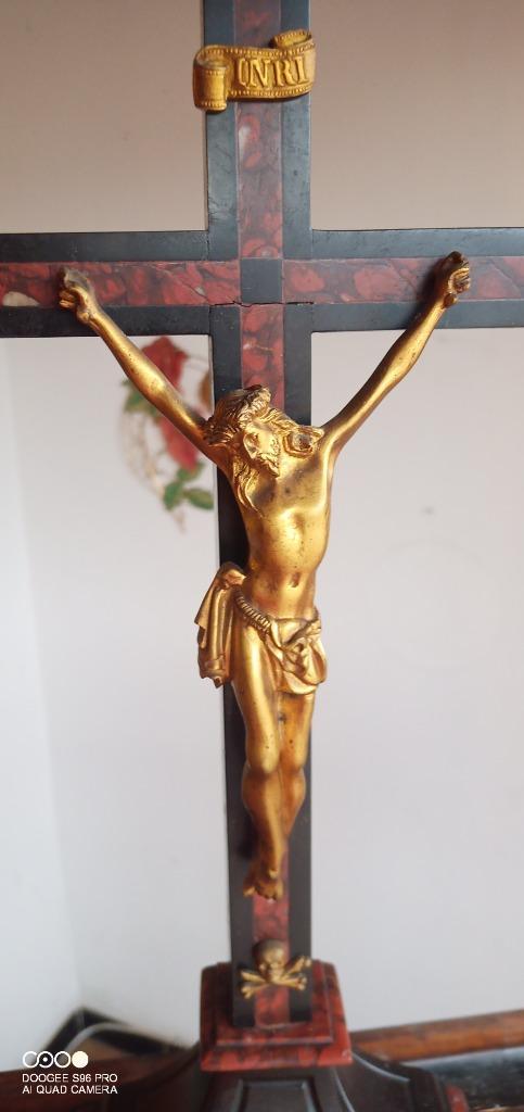 Crucifix - Hotel religieux en marbre, Antiquités & Art, Antiquités | Objets religieux, Enlèvement ou Envoi