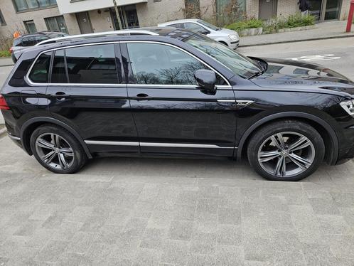Tiguan R Line volledige opties 2018/08/29, Auto's, Volkswagen, Particulier, Tiguan, Achteruitrijcamera, Diesel, Automaat, Zwart