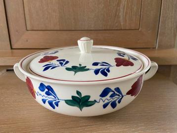 Dekschaal Boerenbont Regout Maastricht beschikbaar voor biedingen