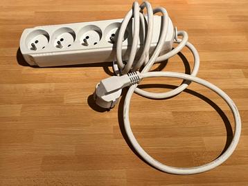 Verlengsnoer 4stekkers 2m40 beschikbaar voor biedingen