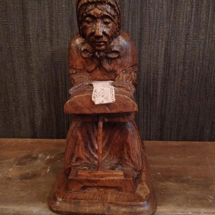 Antieke eiken houten Brugsche kantklosster, Antiek en Kunst, Curiosa en Brocante, Verzenden