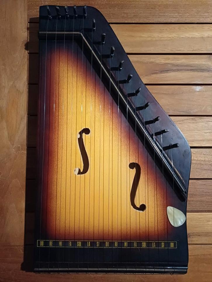 Oude Franse citer, zither, cithare. Dipano + partituren, Muziek en Instrumenten, Snaarinstrumenten | Overige, Zo goed als nieuw