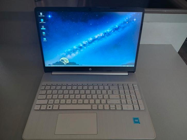 Snelle HP 15s – 8 GB RAM en 512 GB SSD – Klaar voor gebruik, Computers en Software, Windows Laptops, Ophalen of Verzenden