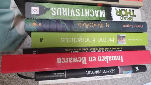 Boeken macht virus en andere, Boeken, Thrillers, Zo goed als nieuw, Ophalen of Verzenden