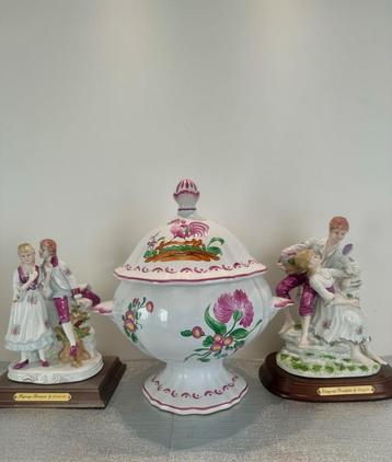 Beeldjes en een soepterrine beschikbaar voor biedingen