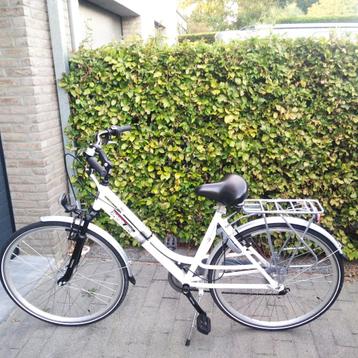 Damesfiets Rambler wit 28" beschikbaar voor biedingen