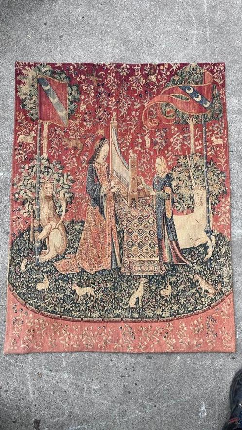 Wandtapijt “La Dame à la Licorne – L’Ouïe”, Antiek en Kunst, Antiek | Tapijten, Tafelkleden en Textiel, Ophalen