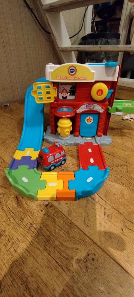 VTech toet toet auto's brandweerkazerne, Kinderen en Baby's, Speelgoed | Vtech, Gebruikt, Ophalen of Verzenden