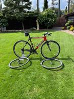 Te koop: crossfiets met recht stuur, 28 inch, 10 tot 15 versnellingen, Zo goed als nieuw, 53 tot 57 cm