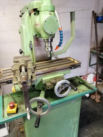 Freesmachine / Metaalfreesmachine beschikbaar voor biedingen