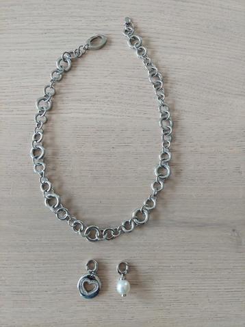 Zilveren ketting met bedeltjes Fossil beschikbaar voor biedingen