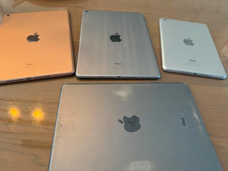 4 ipads, werkende staat, Computers en Software, Windows Laptops, Zo goed als nieuw, Ophalen