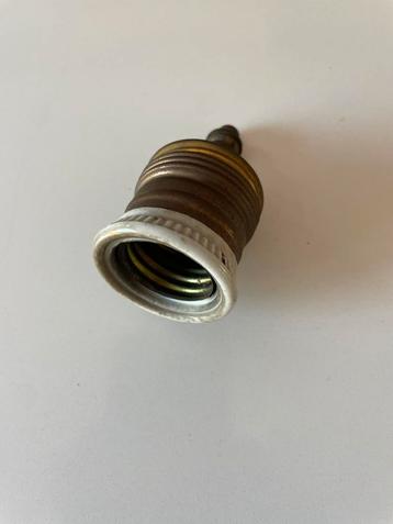 Koperen fitting beschikbaar voor biedingen