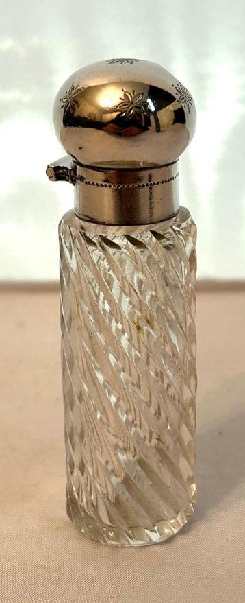 oud Hollands sterling zilveren kristal parfumflesje beschikbaar voor biedingen