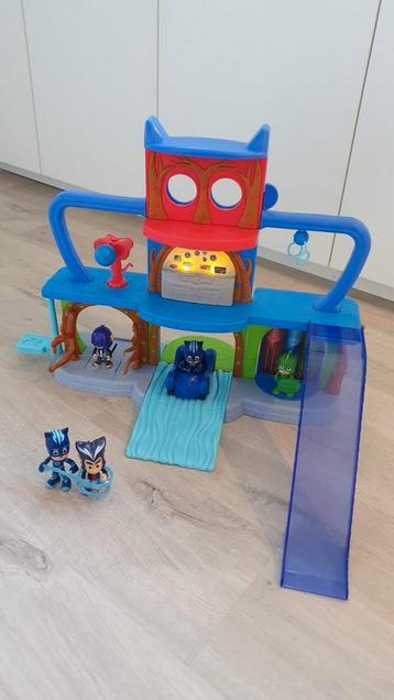 Pj Masks 2 x hoofdkwartier + 1 verkleedpak beschikbaar voor biedingen