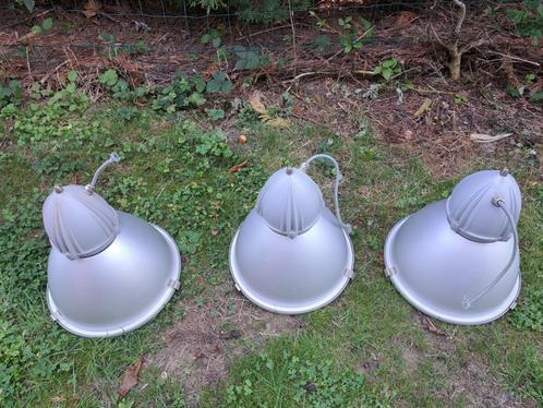 Lampe industrielle à suspendre(ARLUCE), Huis en Inrichting, Lampen | Hanglampen, Ophalen