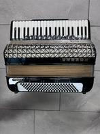 Hohner Atlantic IV de luxe 4 choeurs avec piccolo, Comme neuf, Accordéon à touches, Avec valise, Enlèvement ou Envoi