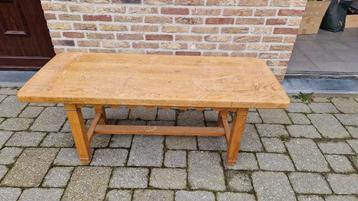 table basse en bois massif beschikbaar voor biedingen