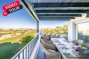 Gerenoveerd penthouse met L-vormig terras op La Torre Golf disponible aux enchères