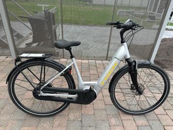 Electrische Trek fiets met middenmotor Bosch beschikbaar voor biedingen