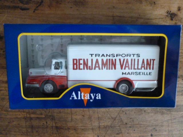 Camion UNIC Benjamin VAILLANT 1/43 IXO UH Neuf+Blister+Box, Hobby & Loisirs créatifs, Voitures miniatures | 1:43, Neuf, Bus ou Camion