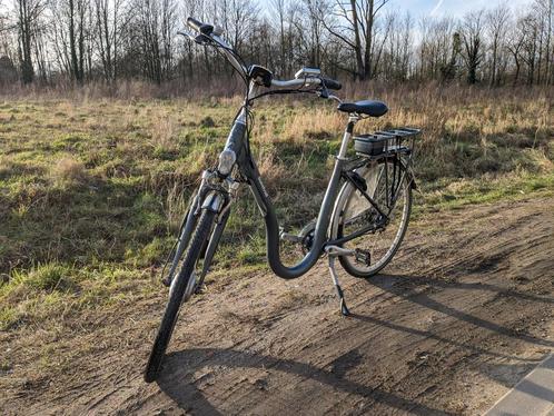 Elektrische fiets. Defecte batterij, Vélos & Vélomoteurs, Vélos | Femmes | Vélos pour femme, Utilisé, Autres marques, Accès (extra) bas