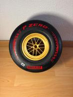 Pneus F1 avec jante dorée. 5 composés., Enlèvement ou Envoi, Comme neuf, ForTwo