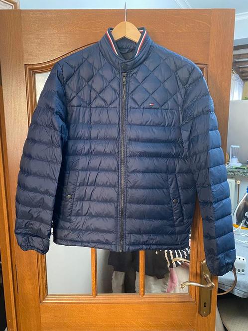 Donkerblauwe Tommy Hilfiger Jas / maat: S, Kleding | Heren, Jassen | Zomer, Zo goed als nieuw, Maat 46 (S) of kleiner, Blauw, Ophalen of Verzenden