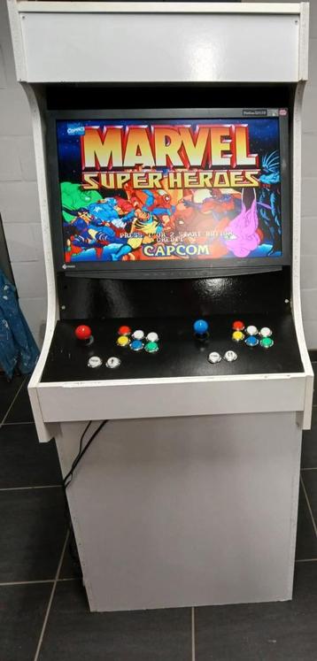 FFF arcade kast  met 24inch scherm! + 8800 games 2 players beschikbaar voor biedingen