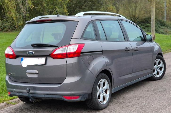 Ford grand c max 16tdci 195mkm 7places CTOK 4700€, Autos, Ford, Particulier, Grand C-Max, Diesel, Euro 5, MPV ou Monospace, 5 portes