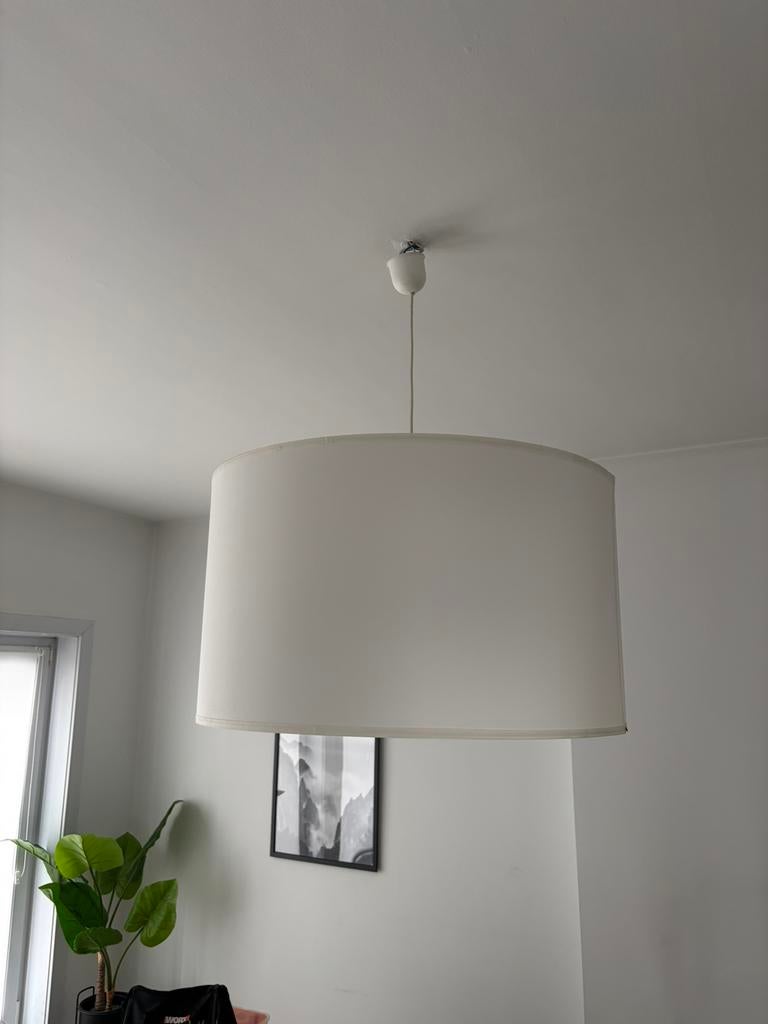 Abat jour Ikea, Enlèvement, Utilisé