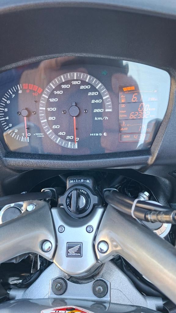 honda pan european ST 1300A, Motoren, Motoren | Honda, Occasion, 4 cilinders, Cardan-aandrijving, Particulier