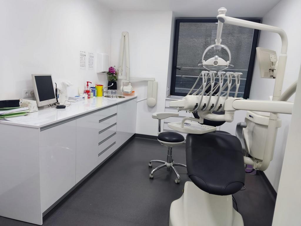 Siege de dentiste, Enlèvement, Comme neuf