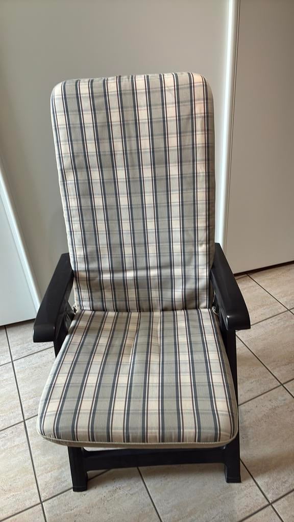 Deux coussins pour chaise de jardin ou de terrasse, Enlèvement, Utilisé