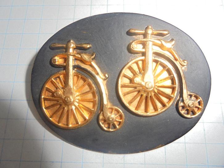 pin hoge bi speld, Verzamelen, Speldjes, Pins en Buttons, Ophalen of Verzenden