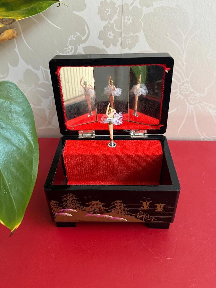 Juwelendoosje met dansende ballerina en muziek (1950), Antiek en Kunst, Antiek | Overige Antiek, Ophalen of Verzenden