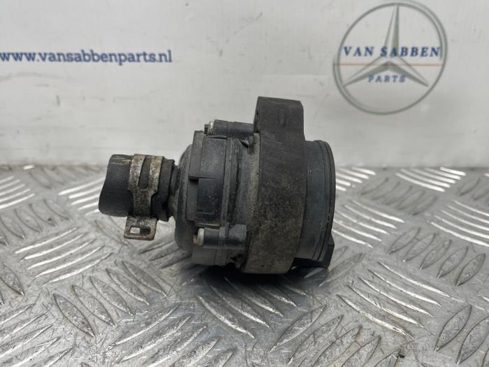 Extra waterpomp van een Mercedes E-Klasse, Gebruikt, -, -, 3 maanden garantie