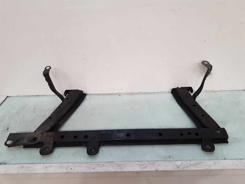 RADIATEURBALK Renault Clio IV (5R) (|544F03667R|), Gebruikt, Renault