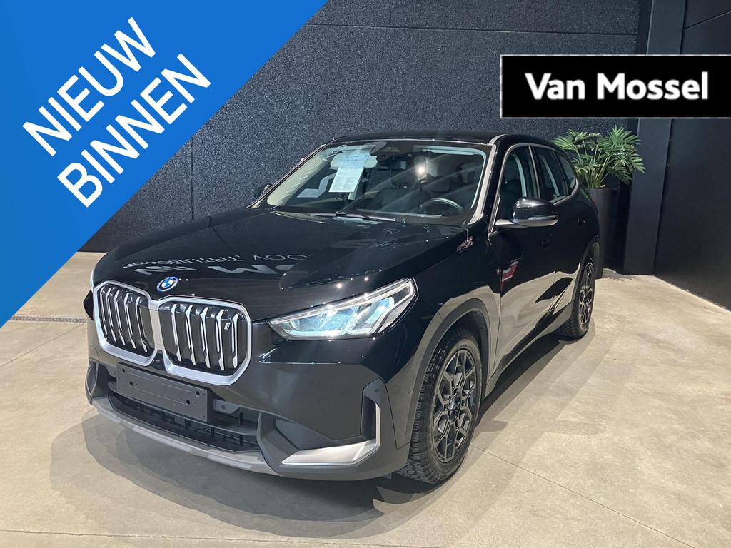 BMW iX1 xDrive30 230kW CAMERA | APPS | LED | NAVI, Auto's, BMW, Automaat, Gebruikt, Zwart, 313 pk